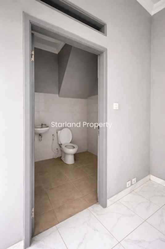 dijual rumah graha raya