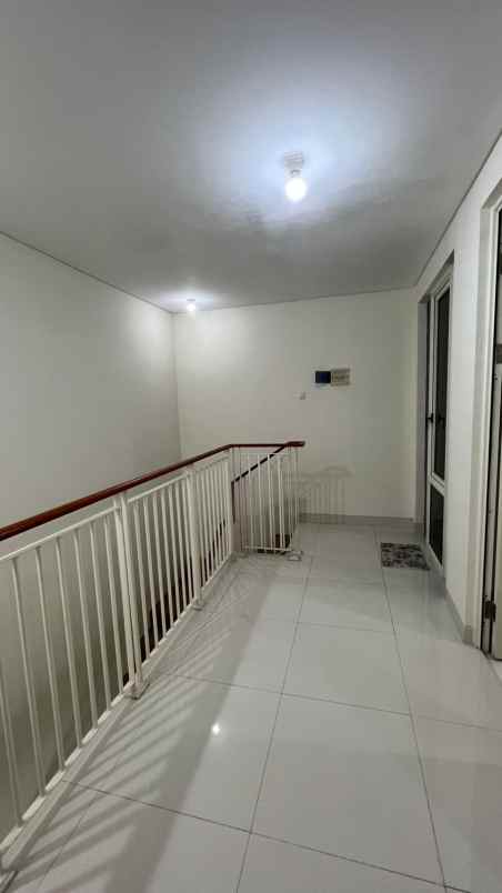 dijual rumah grand island