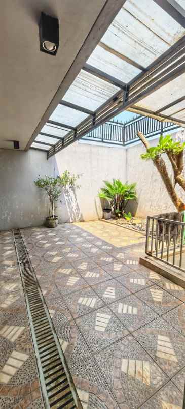 dijual rumah greenhill citraland
