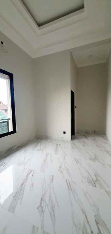 dijual rumah griya loka bsd city