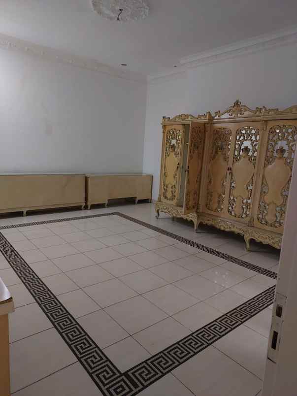 dijual rumah grogol selatan