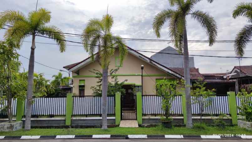 dijual rumah harapan indah