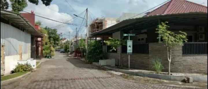 dijual rumah hook 1 5 lantai di manyar tirtoyoso