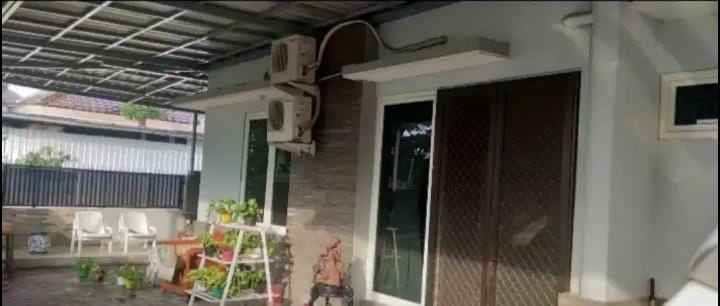 dijual rumah hook 1 5 lantai di manyar tirtoyoso
