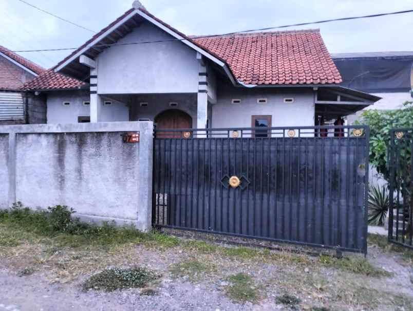 dijual rumah hook dekat kawasan industri semarang