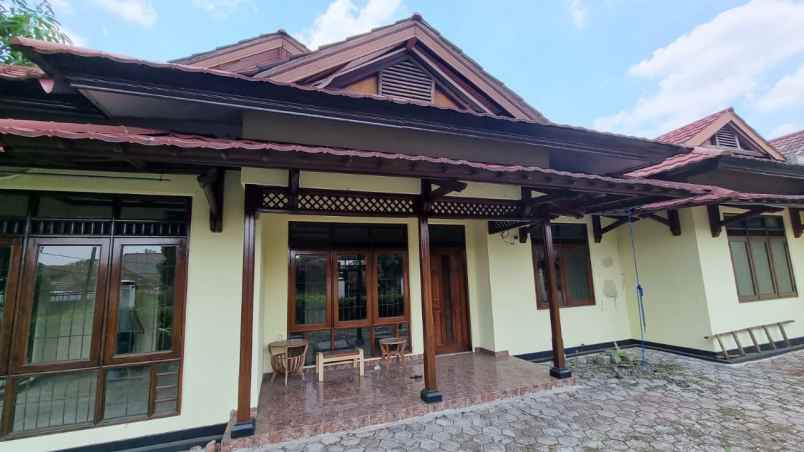 dijual rumah hook di pesona estate depok