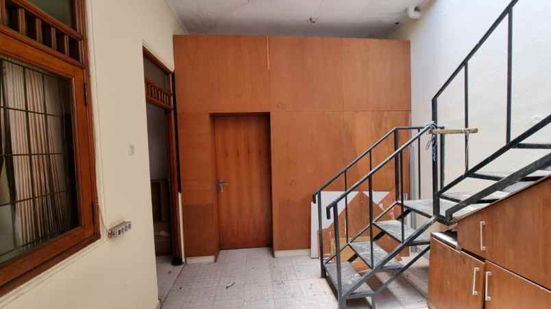 dijual rumah hook di pesona estate depok