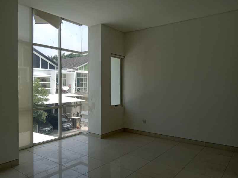 dijual rumah imperial golf