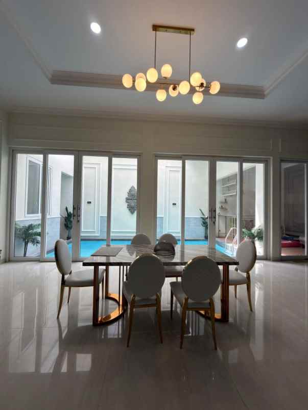 dijual rumah imperial golf pakuwon indah