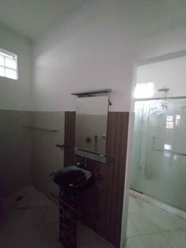 dijual rumah istana kawaluyaan bandung