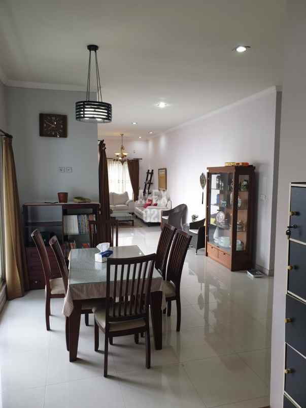 dijual rumah jagakarsa