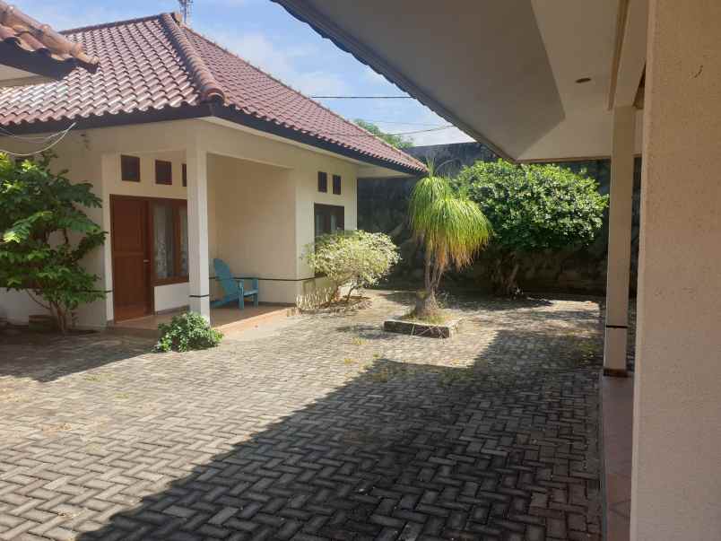 dijual rumah jalan anjasmoro pasuruan