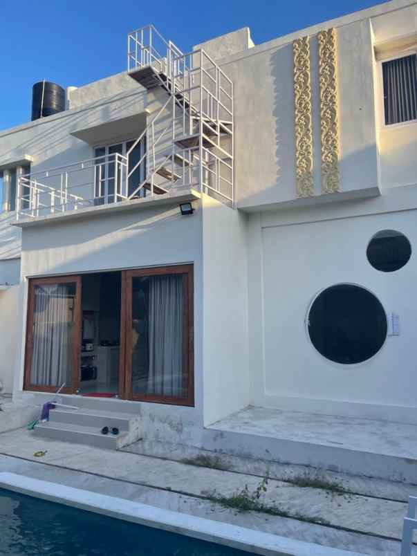 dijual rumah jalan badak agung