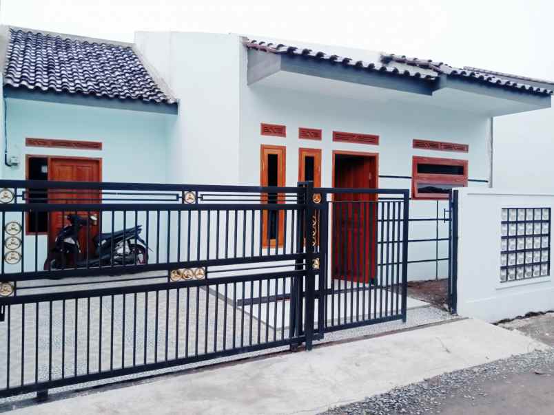 dijual rumah jalan bojongwaru