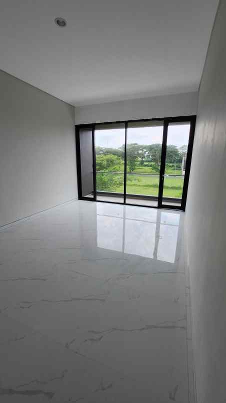 dijual rumah jalan bukit golf internasional