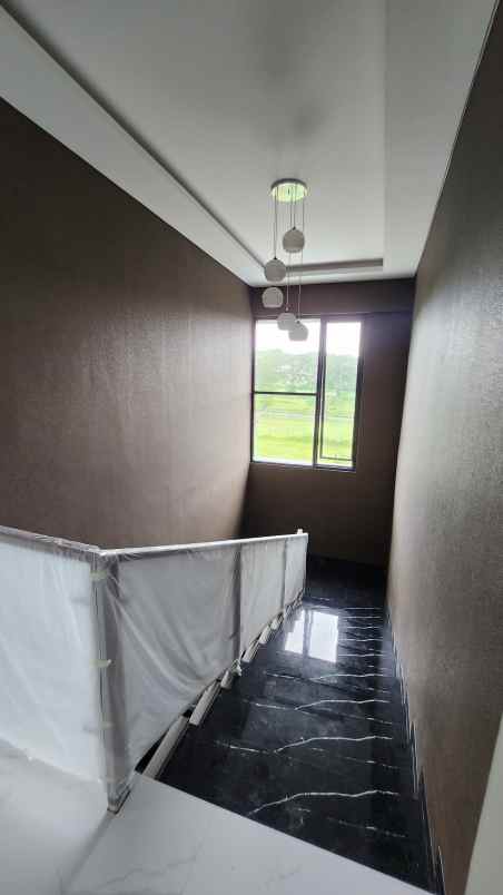 dijual rumah jalan bukit golf internasional