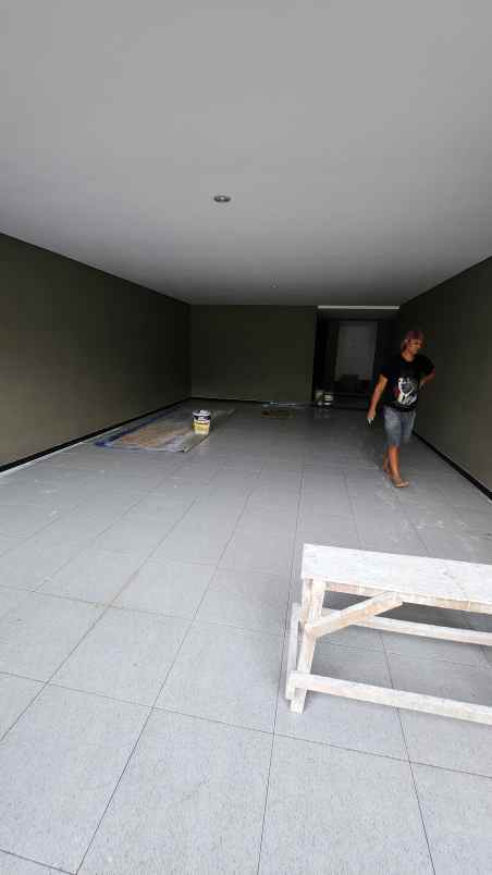 dijual rumah jalan bukit golf internasional