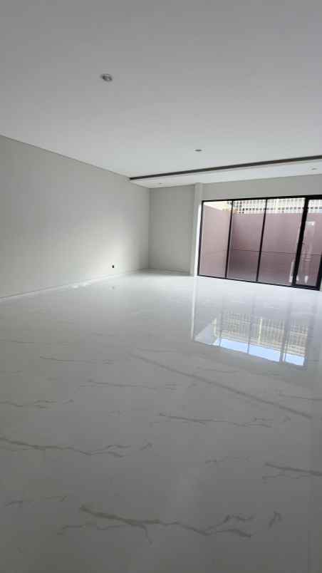 dijual rumah jalan bukit golf internasional