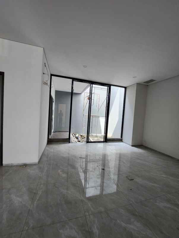 dijual rumah jalan crystal golf citraland