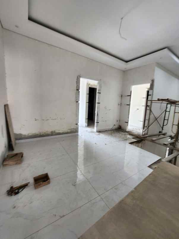 dijual rumah jalan fullerton place