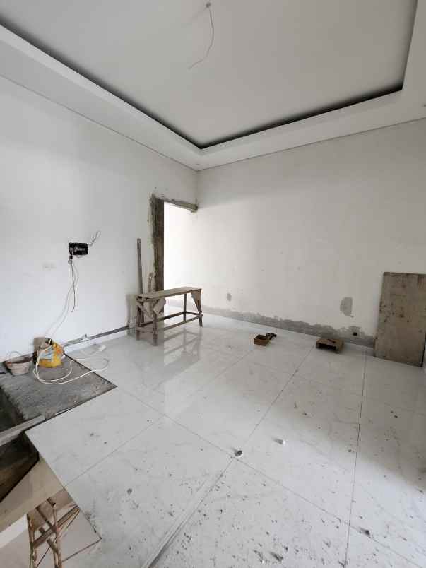 dijual rumah jalan fullerton place