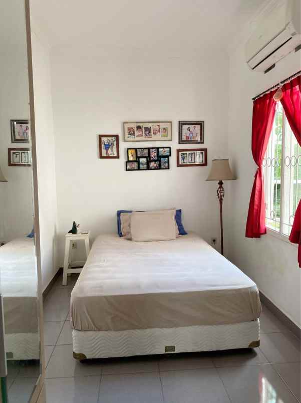 dijual rumah jalan goa gong