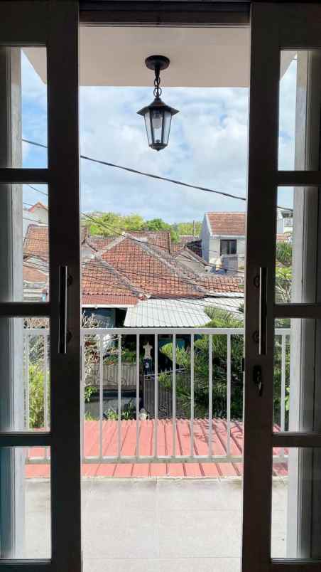 dijual rumah jalan goa gong