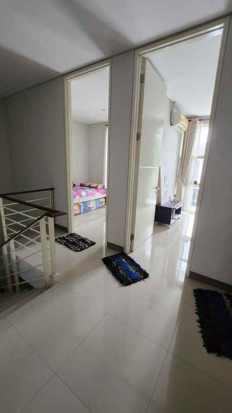 dijual rumah jalan greenlake