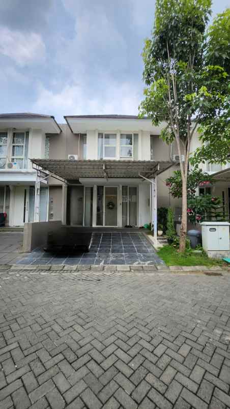 dijual rumah jalan greenlake