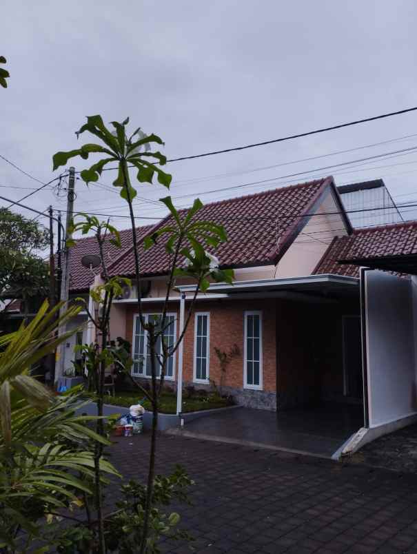 dijual rumah jalan gunung salak utara