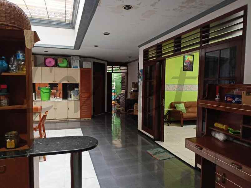 dijual rumah jalan jayagiri