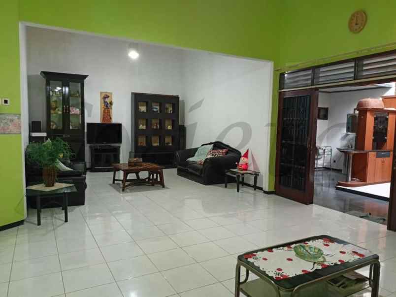 dijual rumah jalan jayagiri