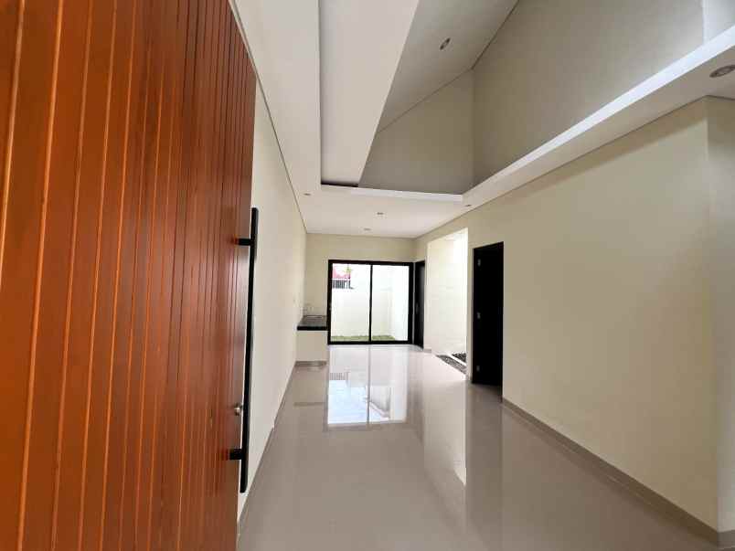 dijual rumah jalan kaliurang km 12