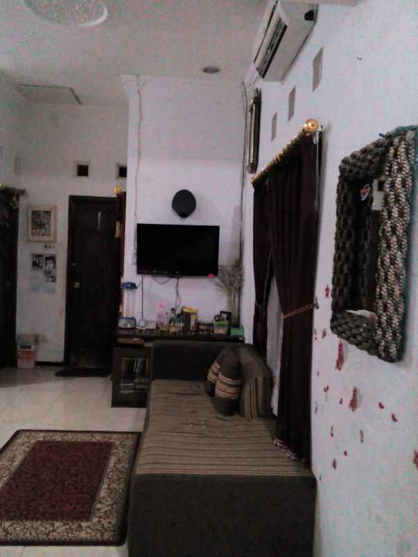 dijual rumah jalan kaliurang km 8