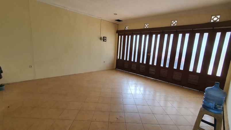 dijual rumah jalan kebayoran lama