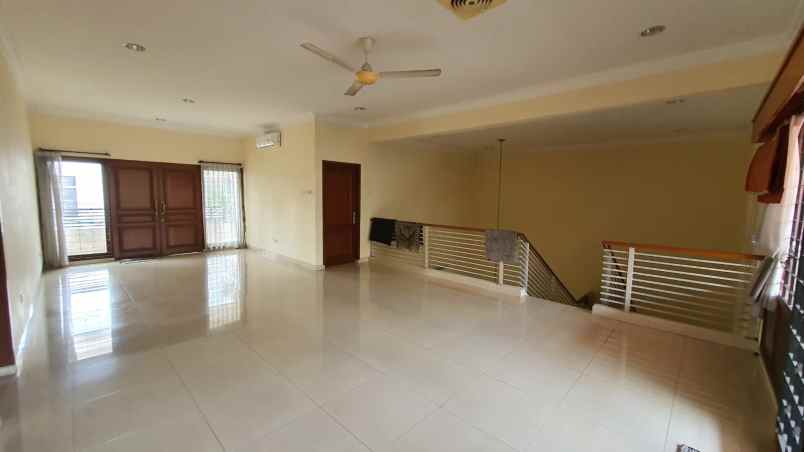 dijual rumah jalan kebayoran lama