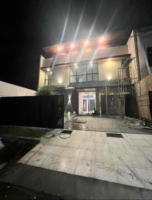 dijual rumah jalan kertajaya indah timur