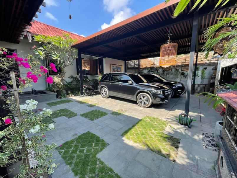 dijual rumah jalan laksamana