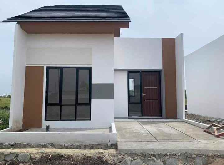 dijual rumah jalan raya arjawinangun