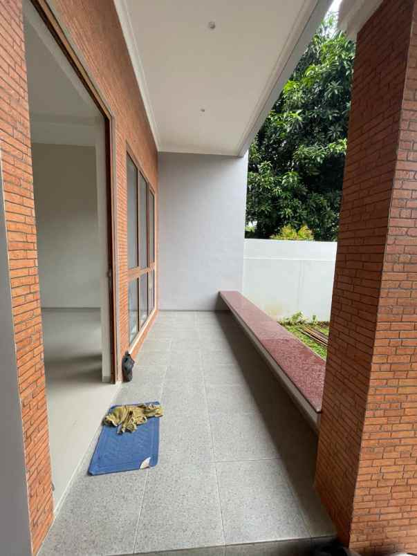 dijual rumah jalan raya cibubur komplek