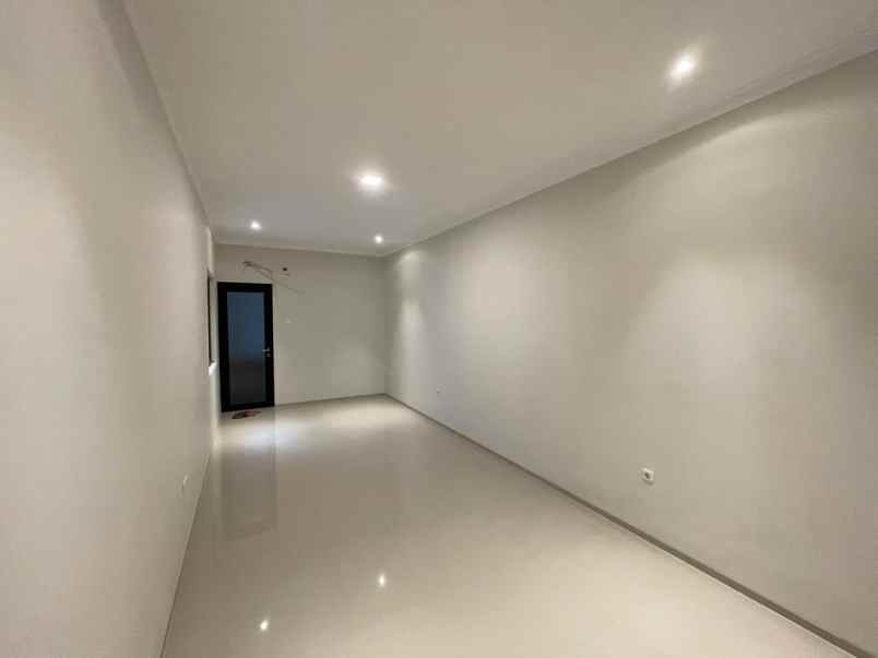 dijual rumah jalan raya cibubur komplek