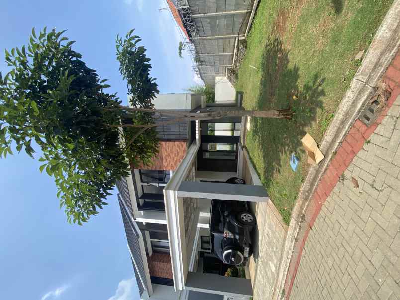 dijual rumah jalan raya cimanggis