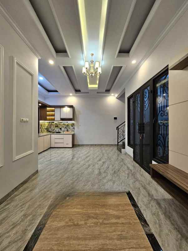 dijual rumah jalan raya jagakarsa