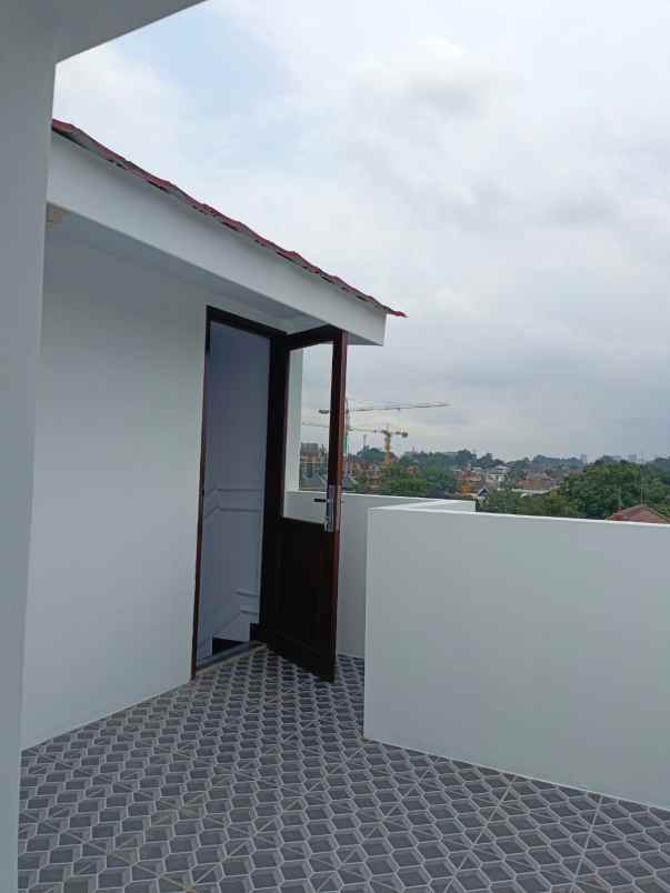 dijual rumah jalan raya margasatwa cilandak