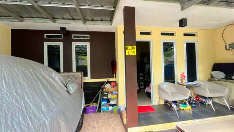 dijual rumah jalan raya meruyung limo