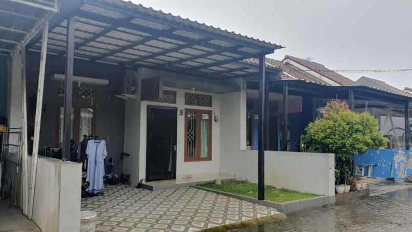 dijual rumah jalan raya pancoran mas