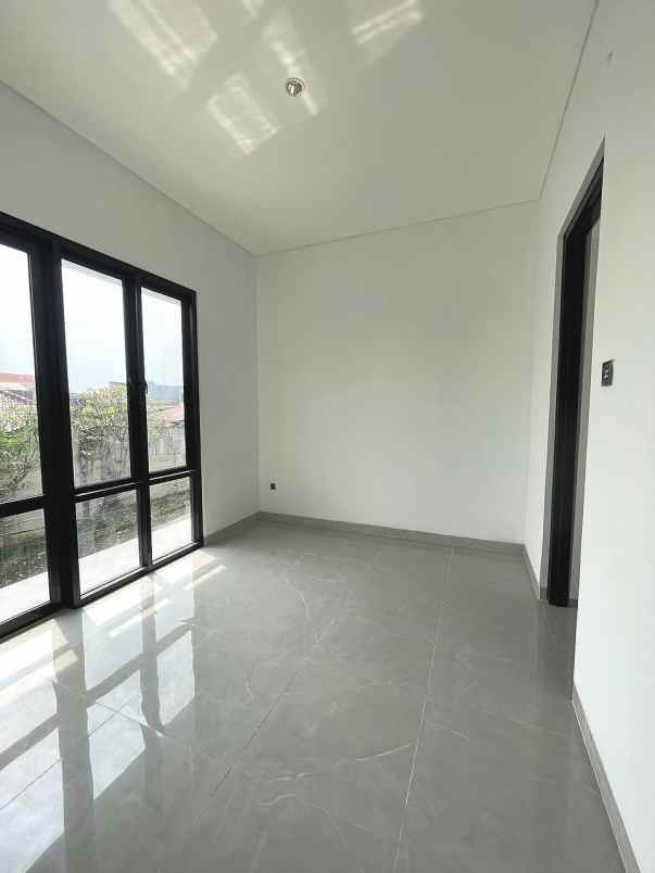 dijual rumah jalan raya pondok aren bintaro