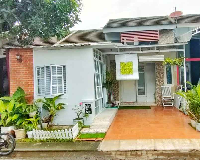 dijual rumah jalan raya serpong cisauk bsd