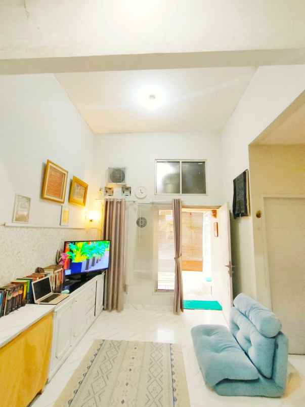 dijual rumah jalan raya serpong cisauk bsd