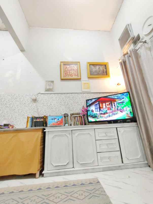 dijual rumah jalan raya serpong cisauk bsd